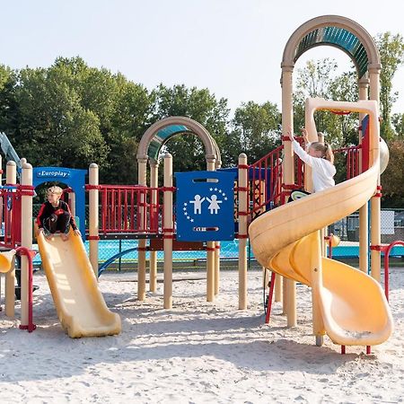 Vakantiepark Wilhelm Tell Superieur Chalet Opglabbeek 外观 照片