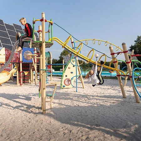 Vakantiepark Wilhelm Tell Superieur Chalet Opglabbeek 外观 照片