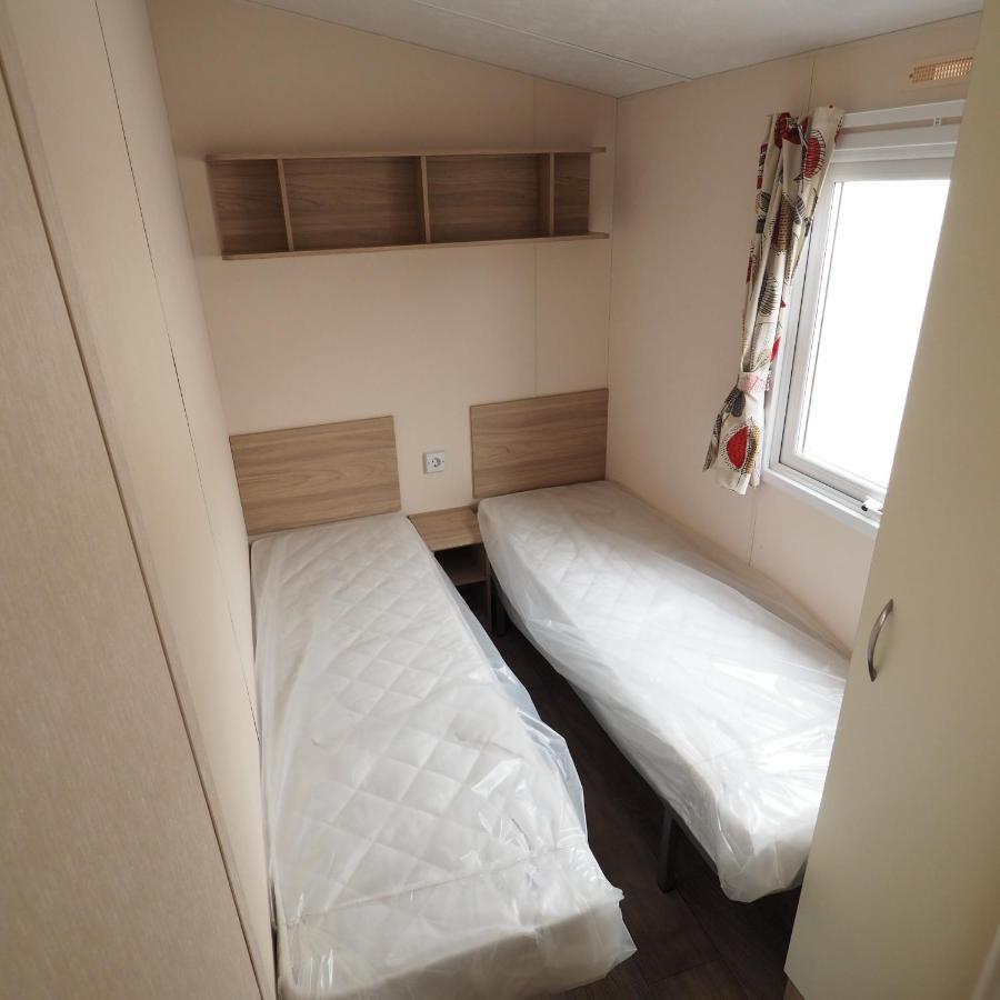 Vakantiepark Wilhelm Tell Superieur Chalet Opglabbeek 外观 照片