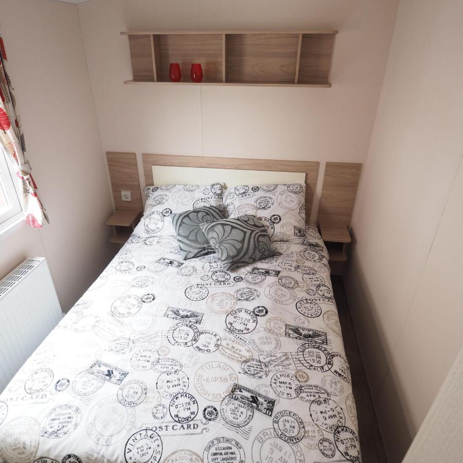 Vakantiepark Wilhelm Tell Superieur Chalet Opglabbeek 外观 照片