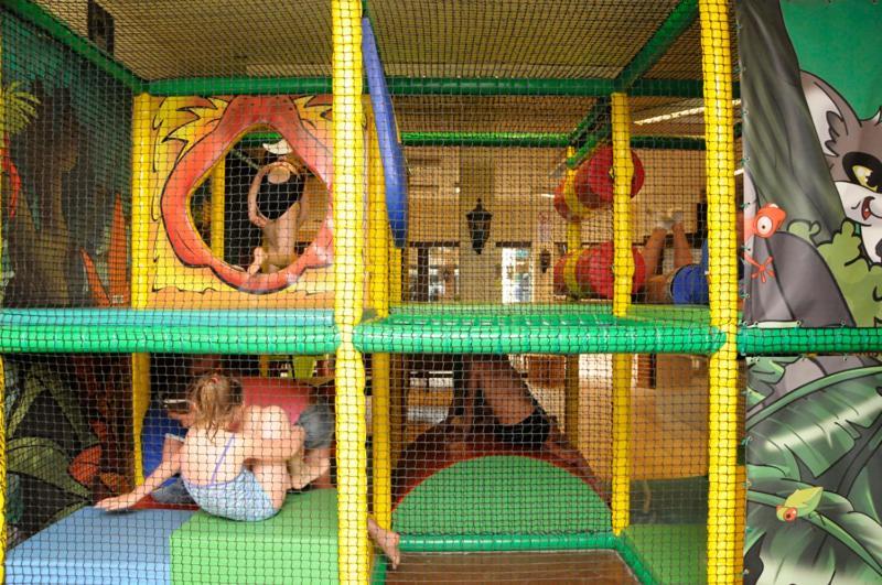 Vakantiepark Wilhelm Tell Superieur Chalet Opglabbeek 外观 照片