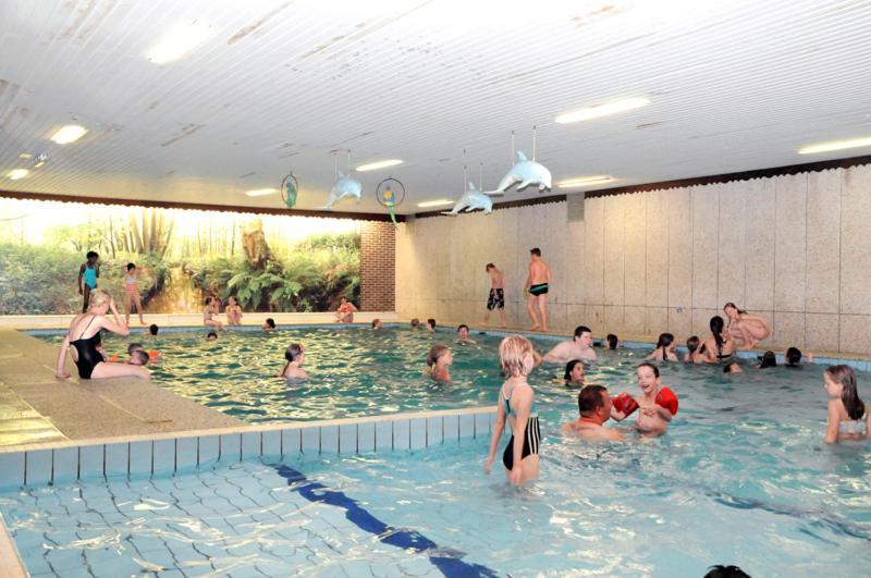 Vakantiepark Wilhelm Tell Superieur Chalet Opglabbeek 外观 照片