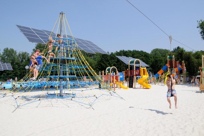 Vakantiepark Wilhelm Tell Superieur Chalet Opglabbeek 外观 照片